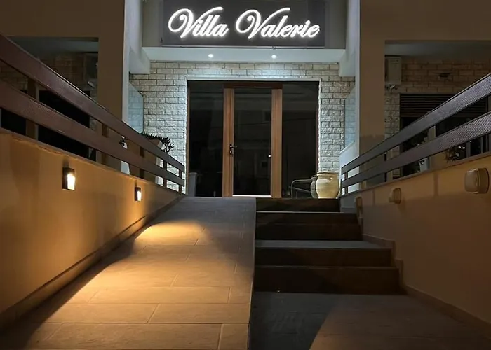 Valerie Никити