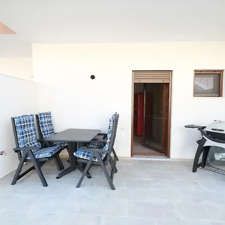 Valerie Nikiti (Sithonia)